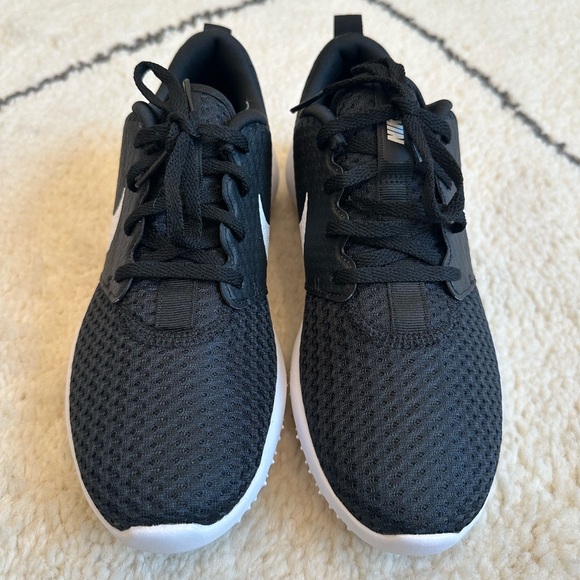 New Nike Roshe G Boys Spikeless Golf Shoes size 6 - Picture 1 of 8